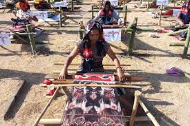 Tenun Ikat Lumasebu Tanimbar